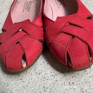 El Naturalista Leather Sandals